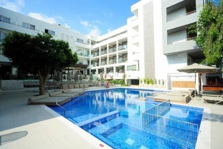 Invia – Atrium Ambiance Hotel,  recenzia