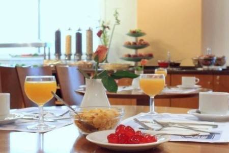 Invia – Best Western Museum Hotel, Atény