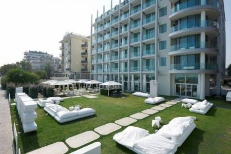 Invia – Hotel I-Suite,  recenzia