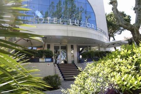 Invia – Hotel Luxor,  recenzia
