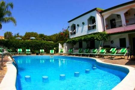 Invia – Hotel Marinella,  recenzia