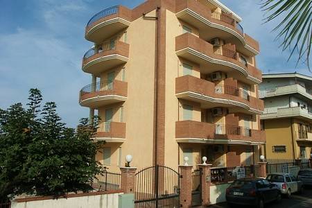 Invia – Leopardi 6, Marche