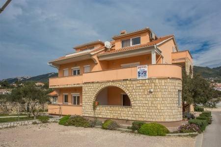 Invia – Apartments Luna,  recenzia