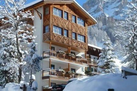 Invia – Hotel Conturines Posta, Alta Badia