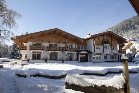 Invia – Hotel Trento, Val di Fassa e Carezza