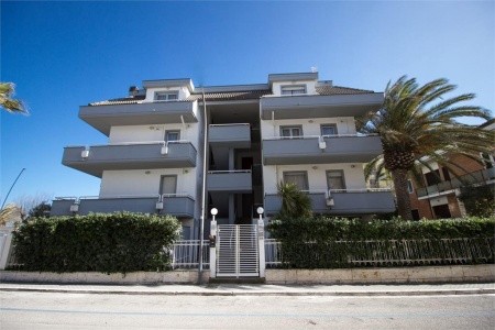 Invia – Cala Luna, Marche